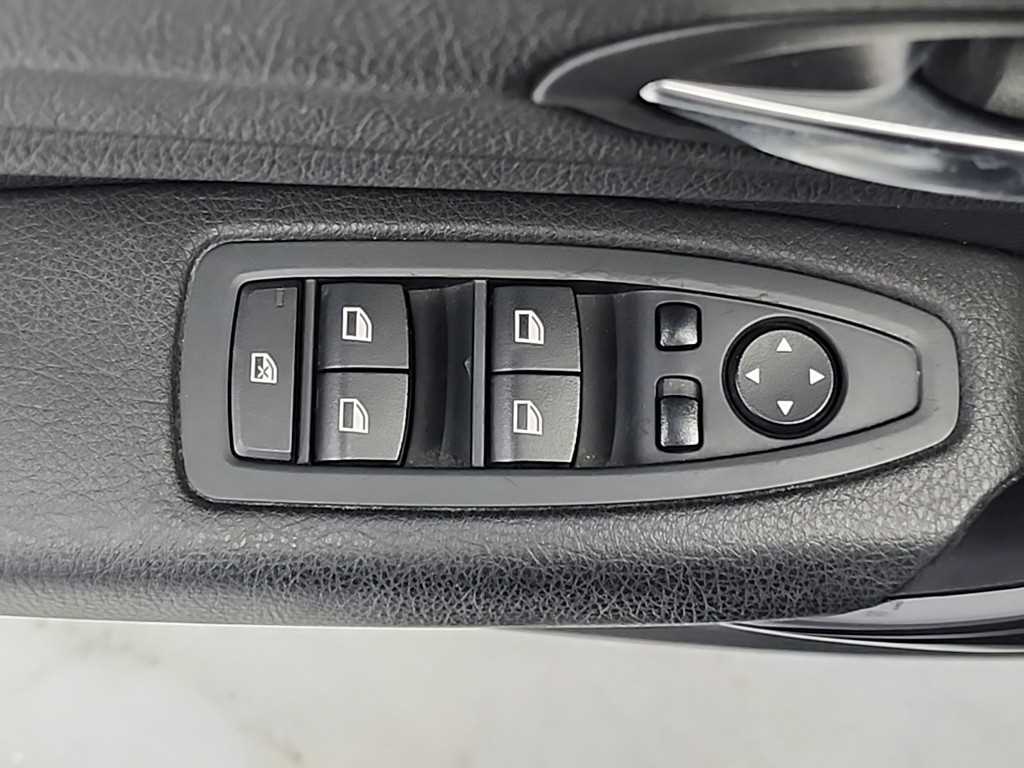 BMW 1 series 2015 Negro - Importación desde Corea - HF Imports Iquique - Foto 18