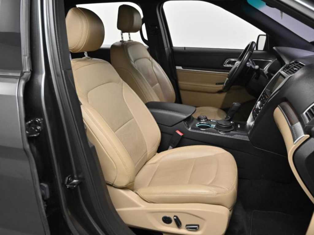 Ford Explorer - Vista 10