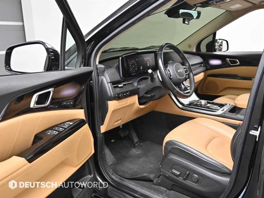 KIA Carnival - Vista 11