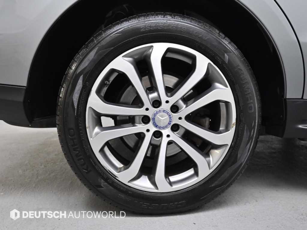 Mercedes Benz GLE Class - Vista 5