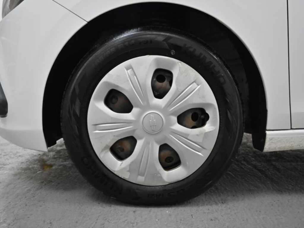 Chevrolet Spark - Vista 5