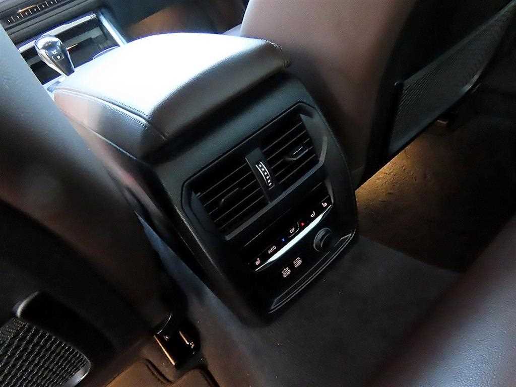 BMW 3 series 2019 Negro - Importación desde Corea - HF Imports Iquique - Foto 17