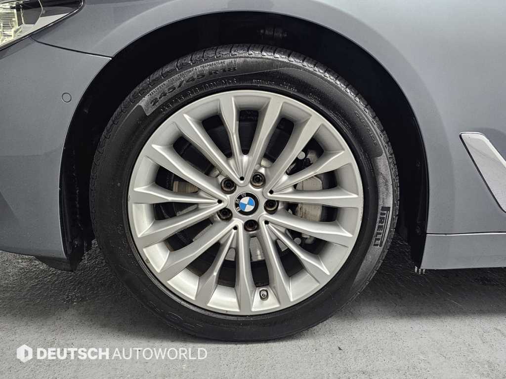 BMW 5 Series - Vista 5