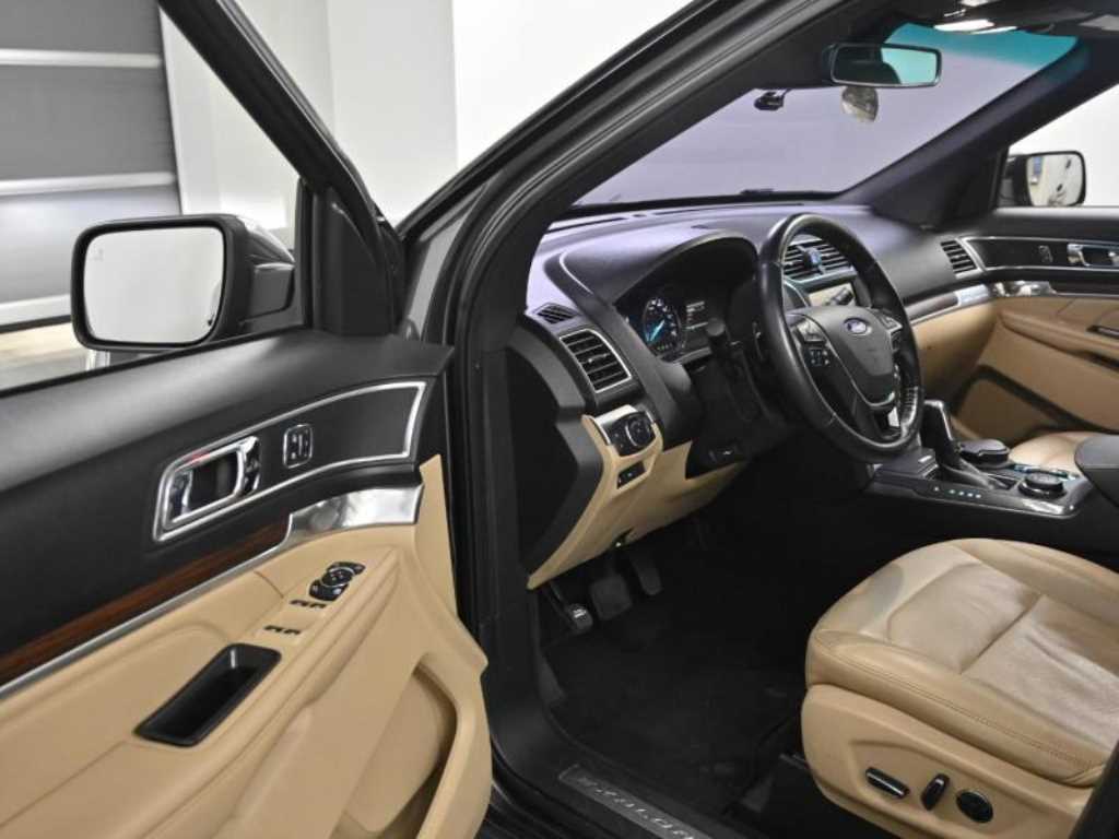 Ford Explorer - Vista 11