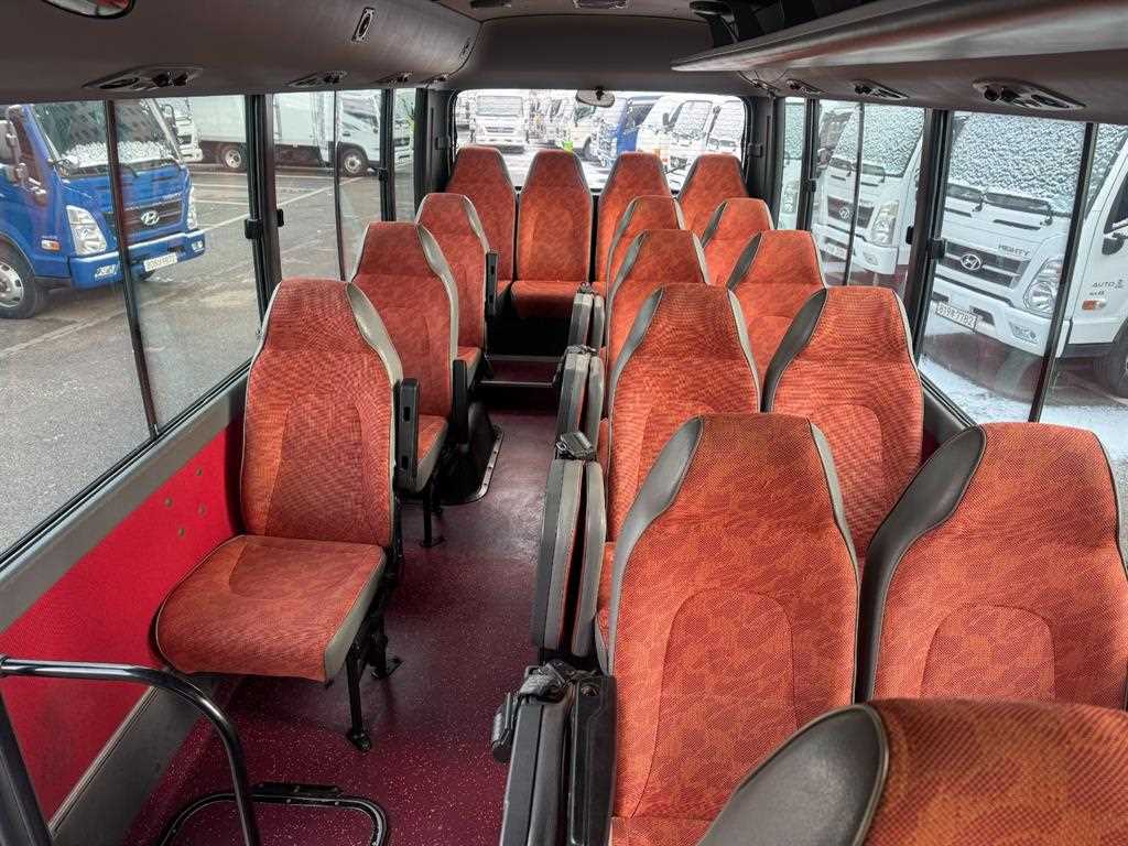 medium and large bus Hyundai bus 2013 the color of pearl - Importación desde Corea - HF Imports Iquique - Foto 13