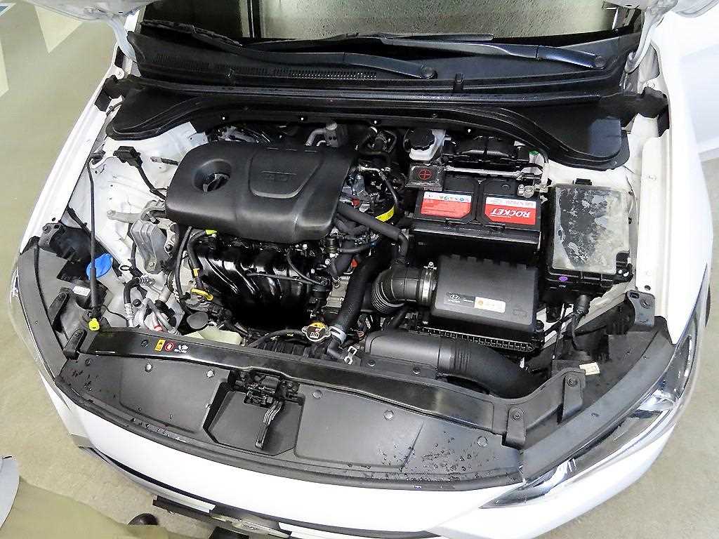 HYUNDAI Avante 2018 Blanco - Importación desde Corea - HF Imports Iquique - Foto 17