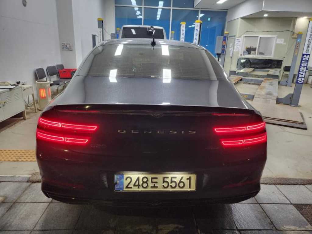 Genesis G80 - Vista 6