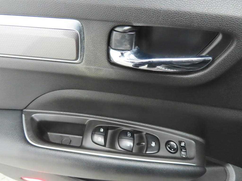 SAMSUNG QM6 - Vista 9