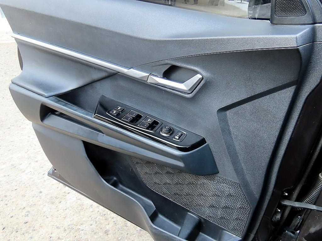 Ssangyong Torres - Vista 11