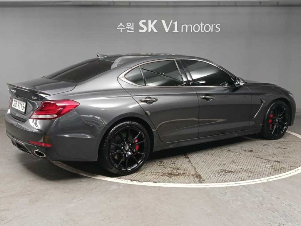 Genesis G70 - Vista 4