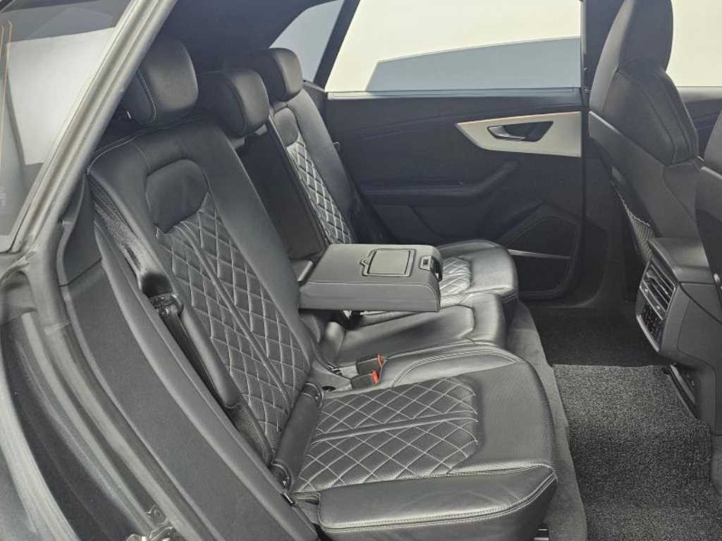 Audi Q8 - Vista 12