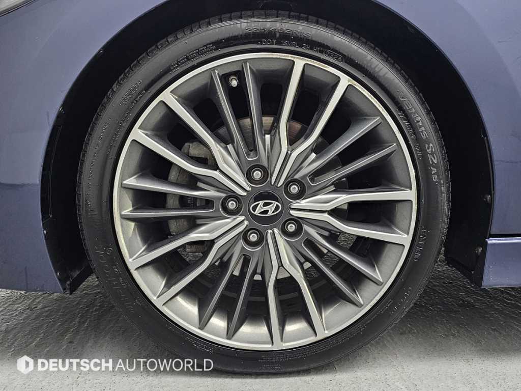 HYUNDAI Avante - Vista 5