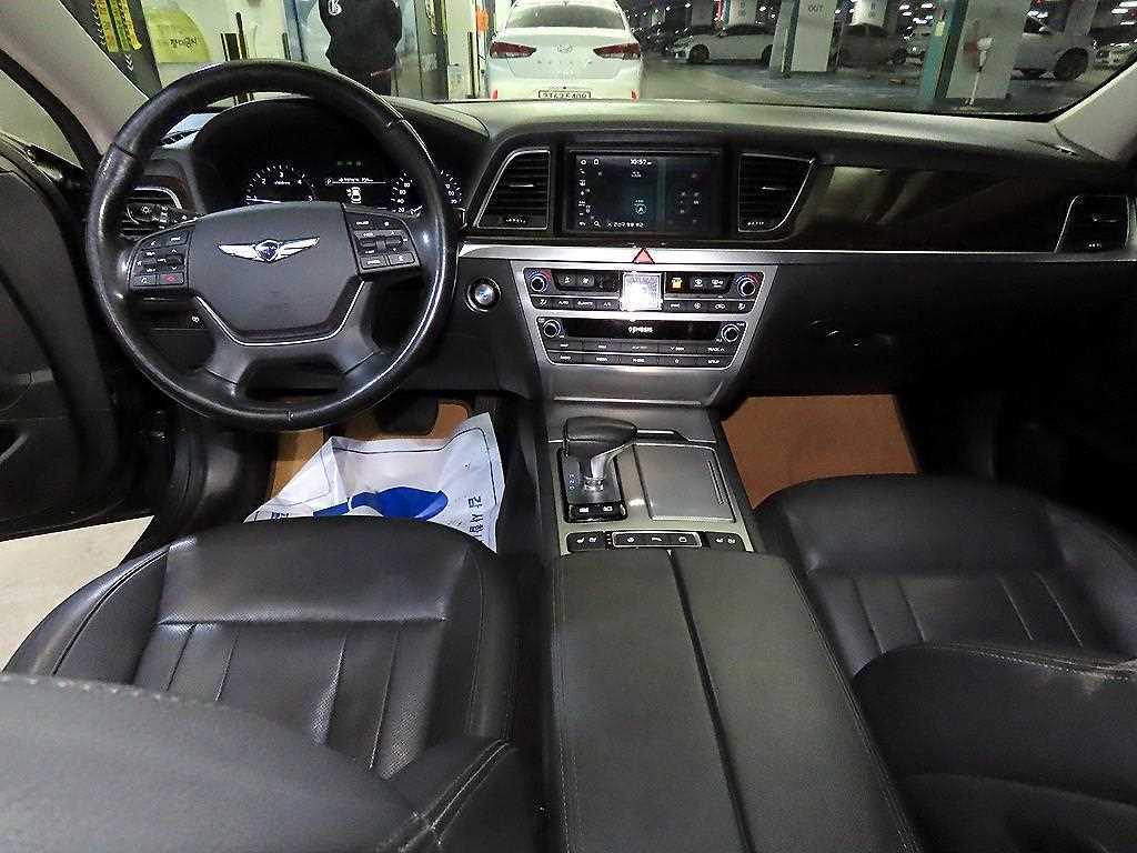 Genesis G80 - Vista 10