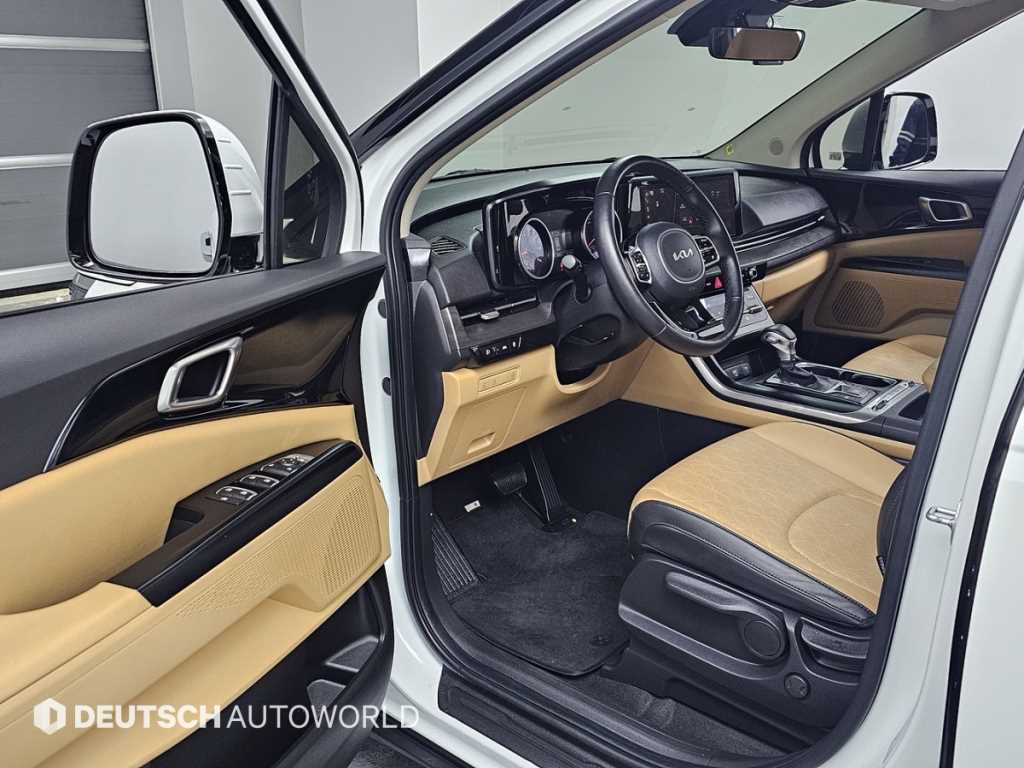 KIA Carnival - Vista 11