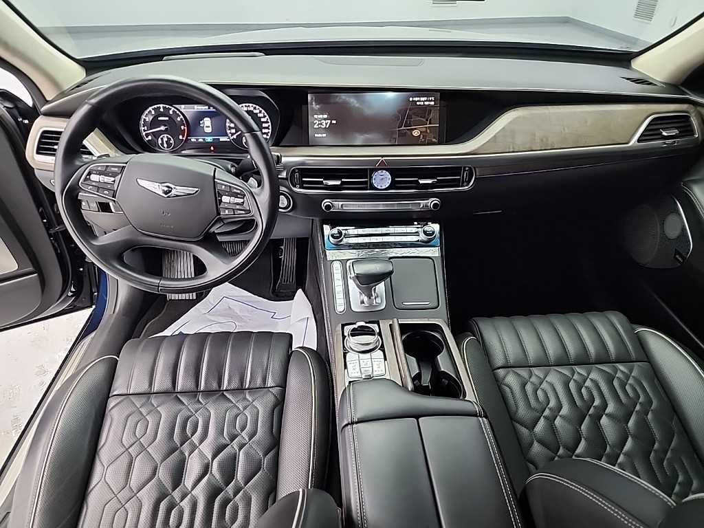 Genesis G90 - Vista 7