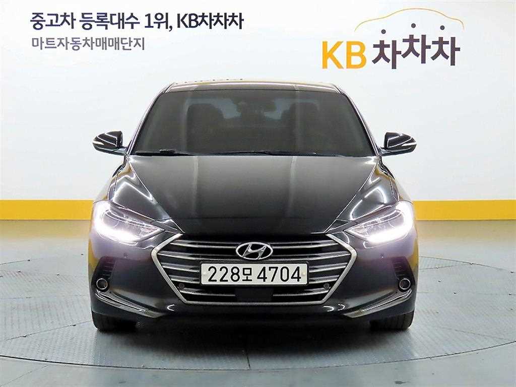 HYUNDAI Avante 2018 Negro - Importación desde Corea - HF Imports Iquique - Foto 1