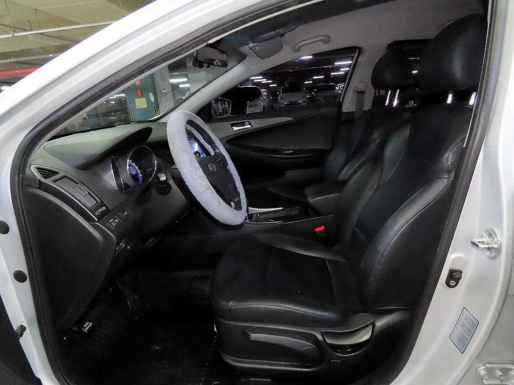 HYUNDAI Sonata - Vista 6