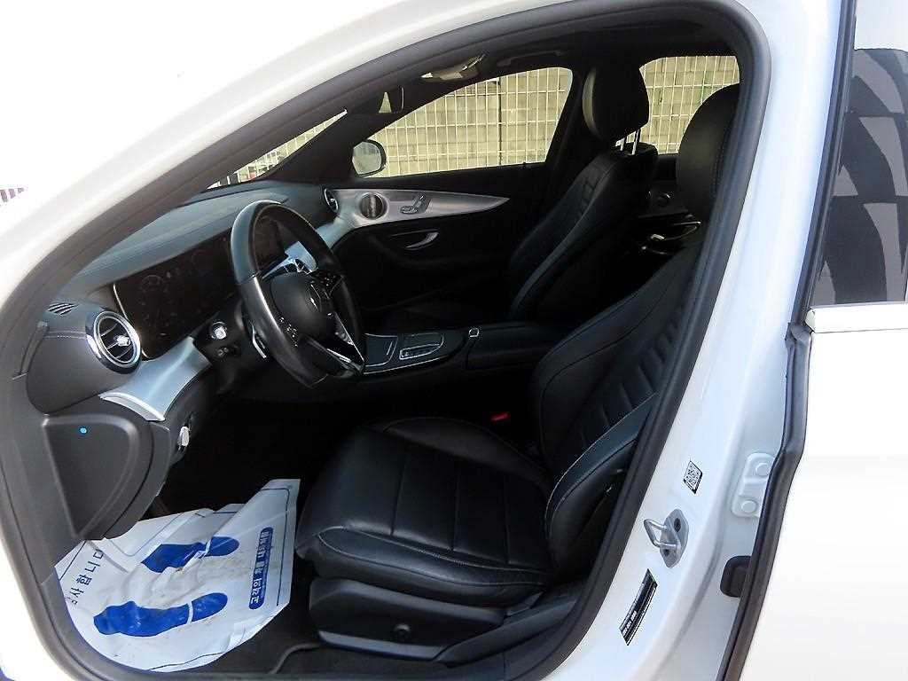 Mercedes Benz E class - Vista 5