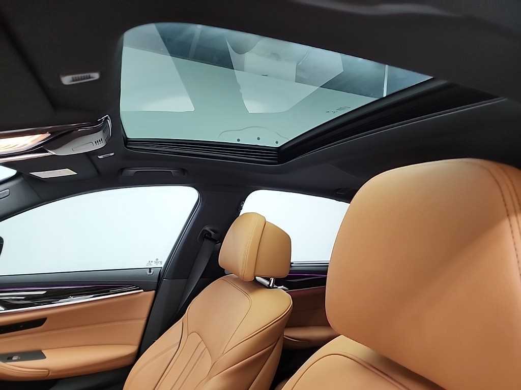 BMW 5 Series 2022 Negro - Importación desde Corea - HF Imports Iquique - Foto 14