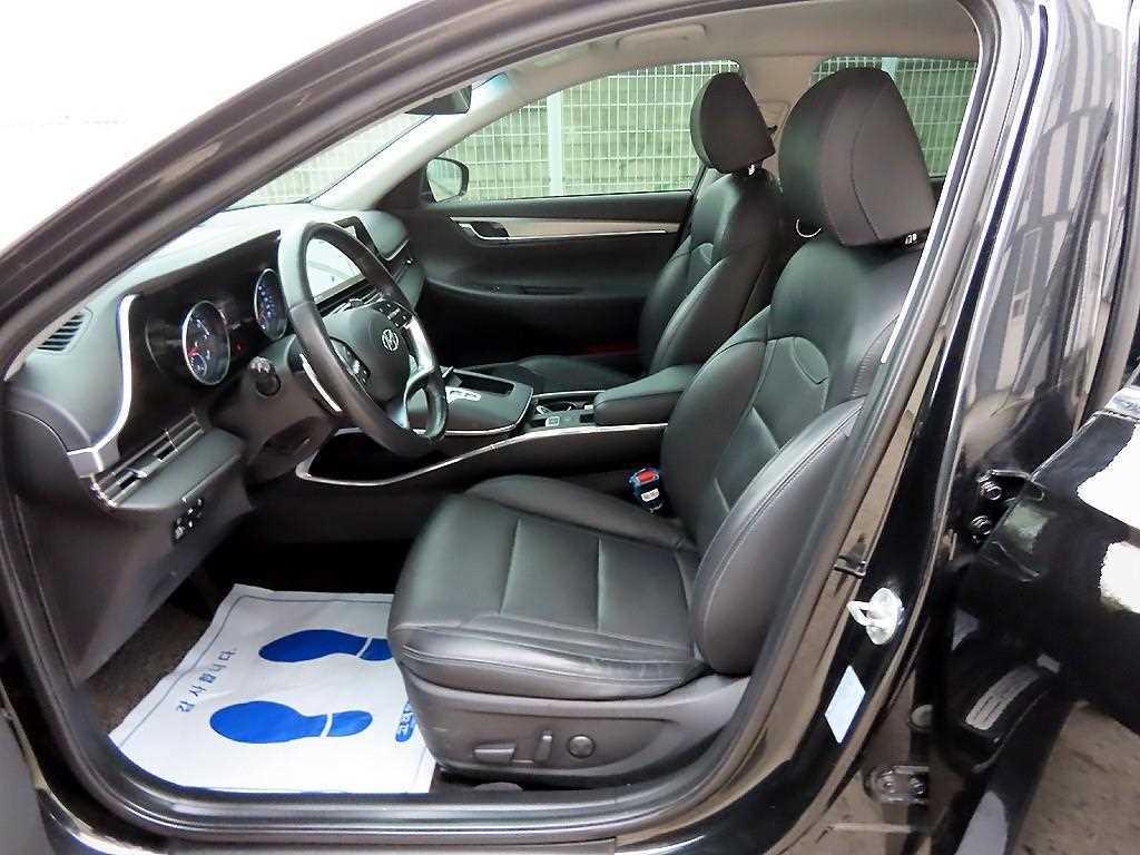 HYUNDAI Grandeur - Vista 5