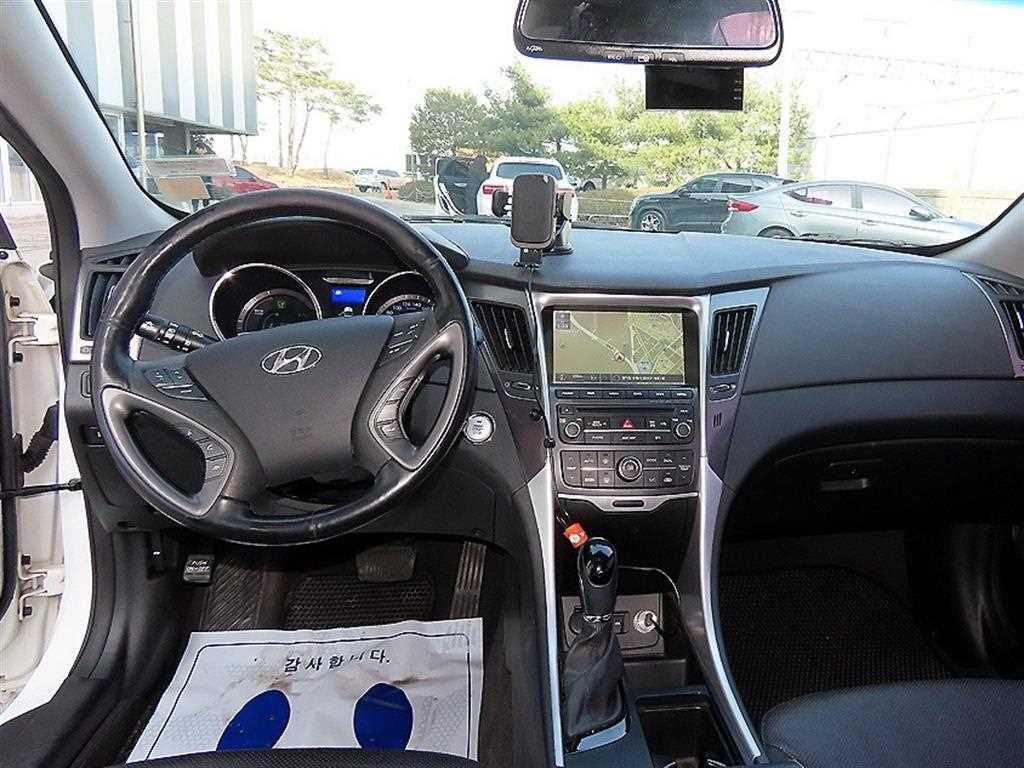 HYUNDAI Sonata - Vista 7
