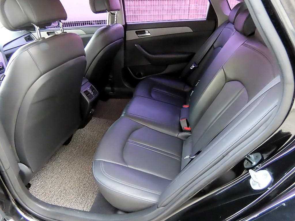 HYUNDAI Sonata - Vista 6