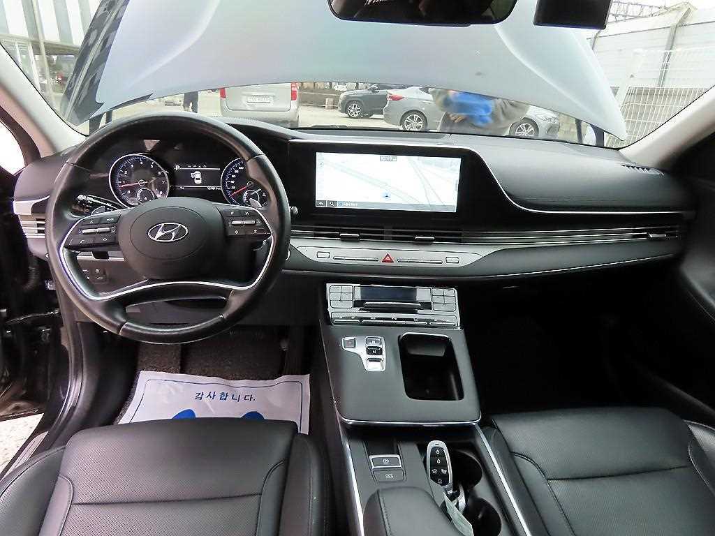 HYUNDAI Grandeur - Vista 7