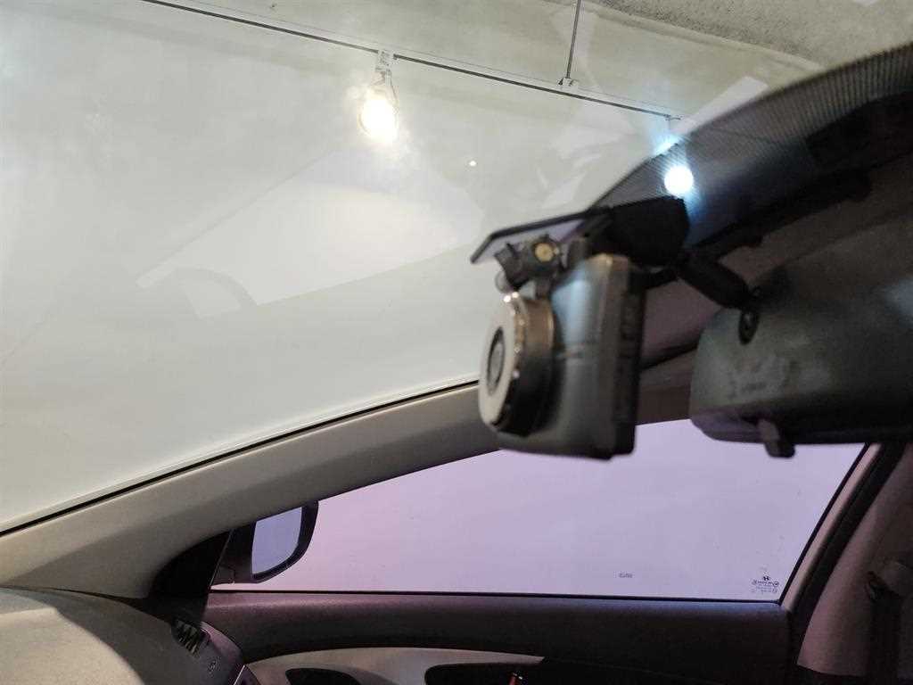 HYUNDAI Avante - Vista 9