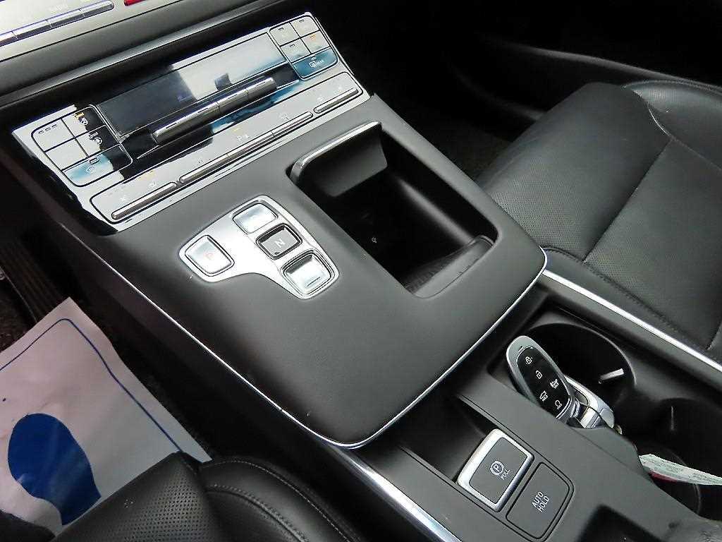 HYUNDAI Grandeur - Vista 10