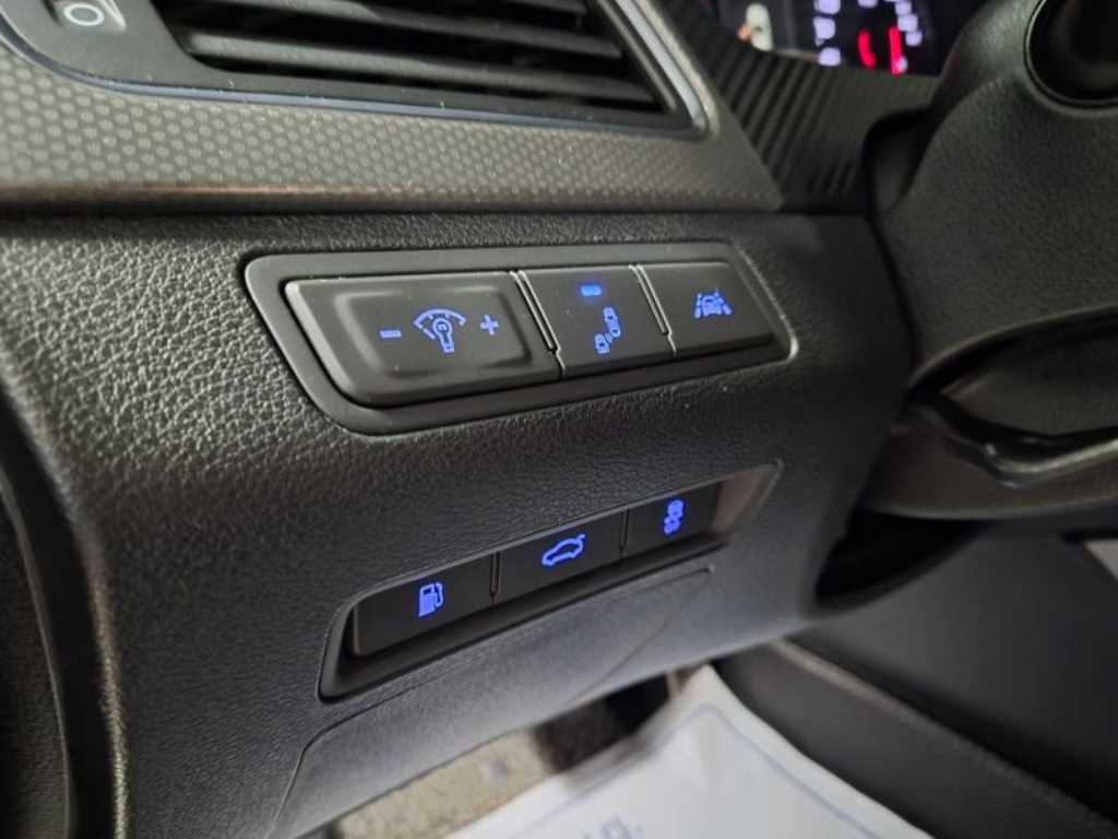 HYUNDAI Sonata - Vista 8