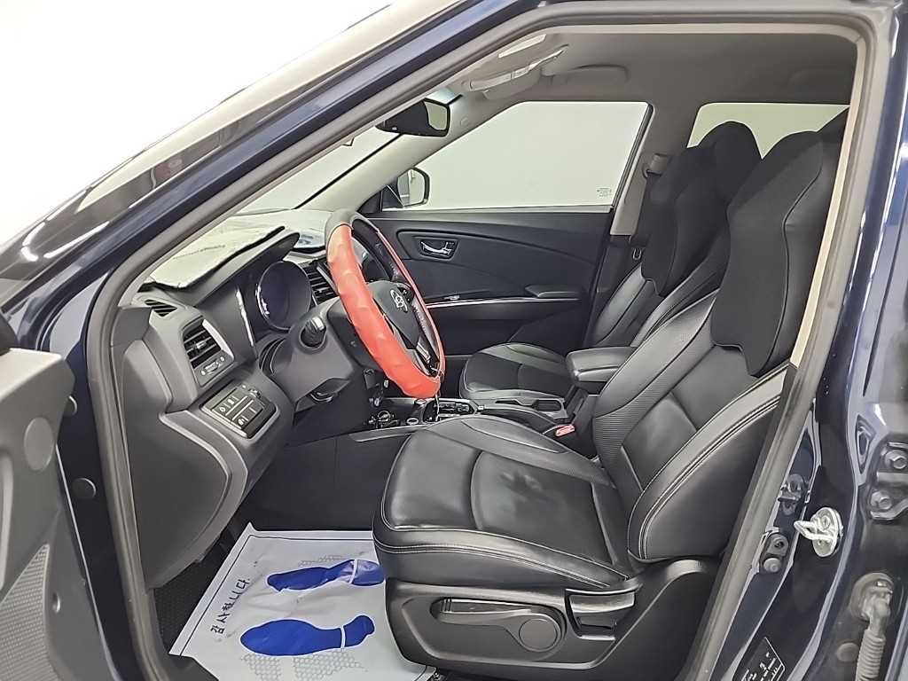 Ssangyong Tivoli - Vista 11