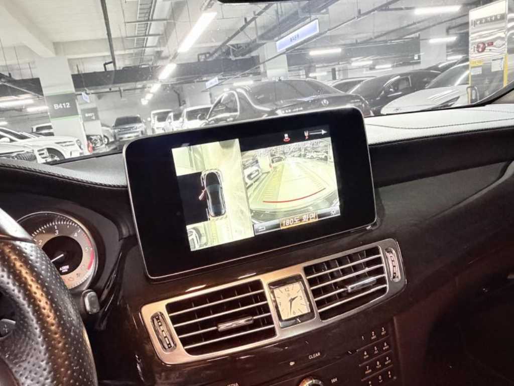 Mercedes Benz CLS Class - Vista 10