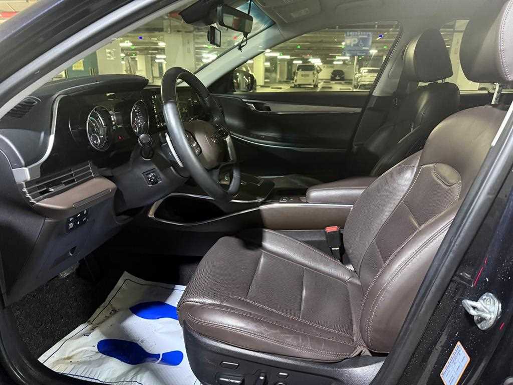 HYUNDAI Grandeur - Vista 5