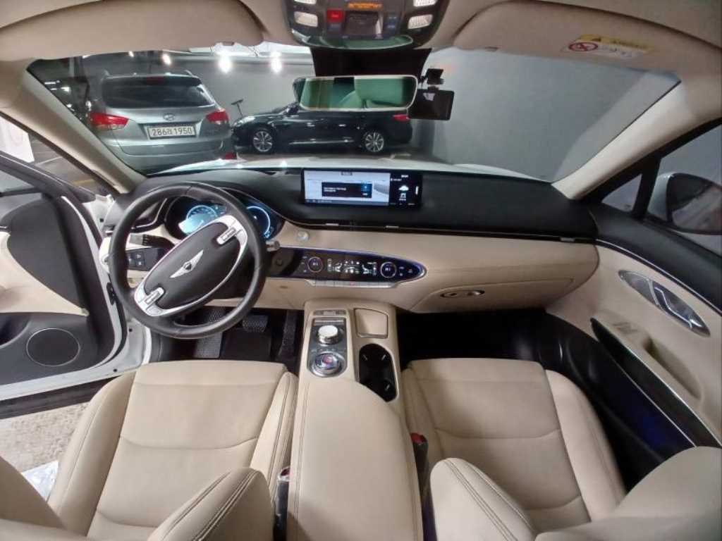 Genesis GV70 - Vista 6