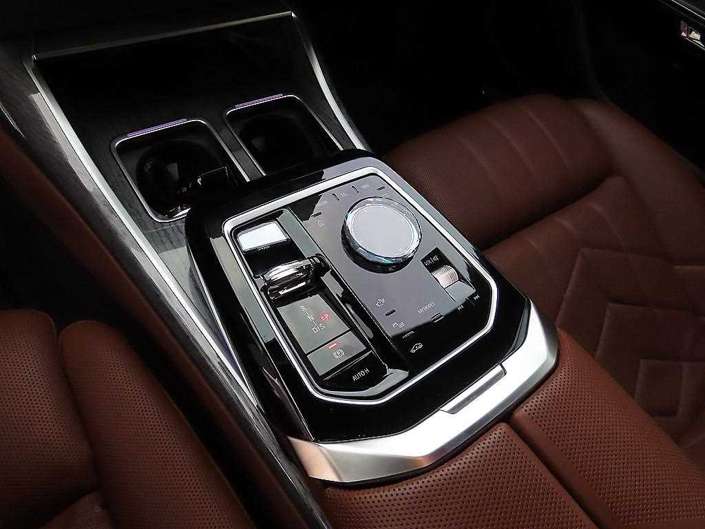 BMW 7 Series - Vista 11