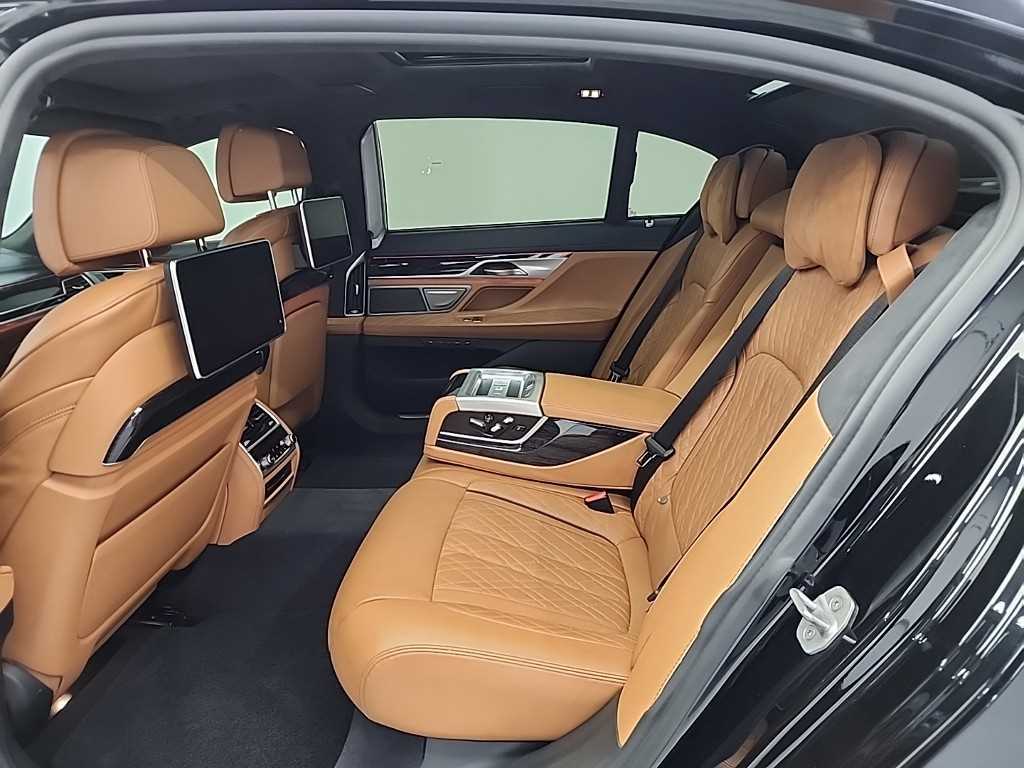 BMW 7 Series - Vista 11