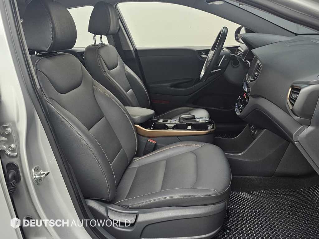 HYUNDAI Ioniq - Vista 10