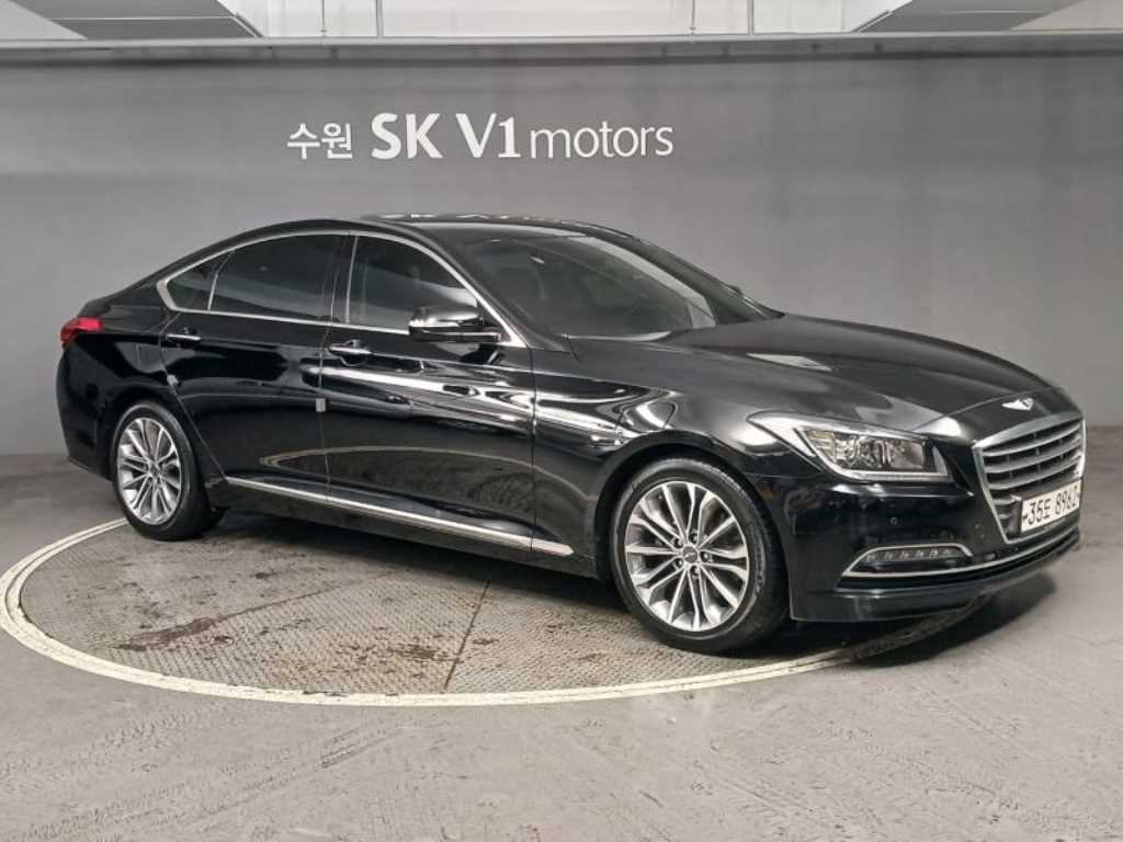 HYUNDAI Genesis - Vista 5