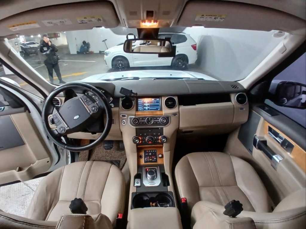 Land Rover Discovery - Vista 6