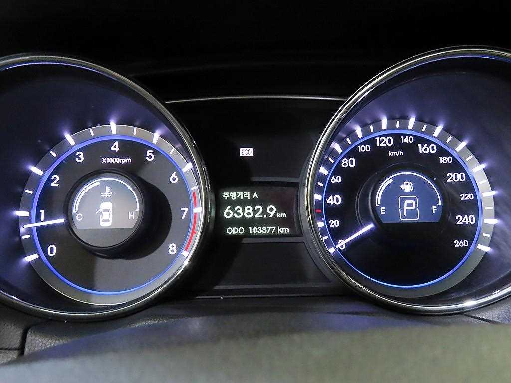 HYUNDAI Sonata - Vista 9