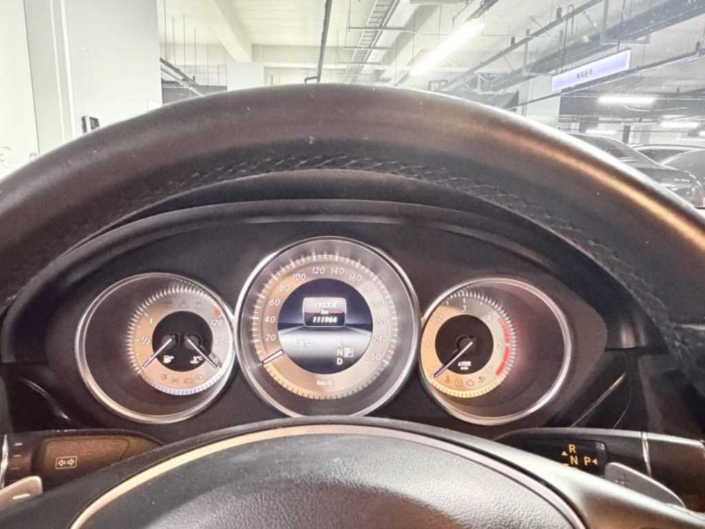 Mercedes Benz CLS Class - Vista 4