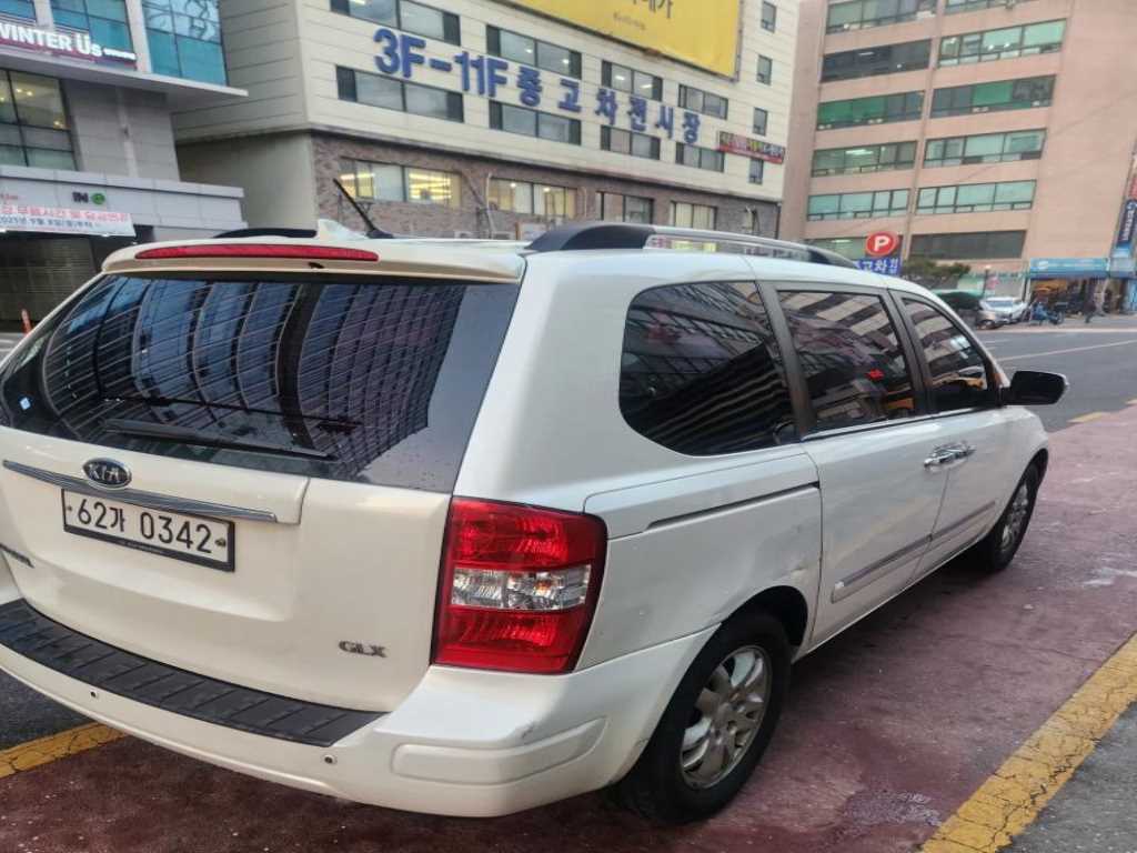 KIA Carnival - Vista 4