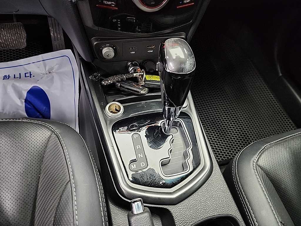 Ssangyong Tivoli - Vista 8