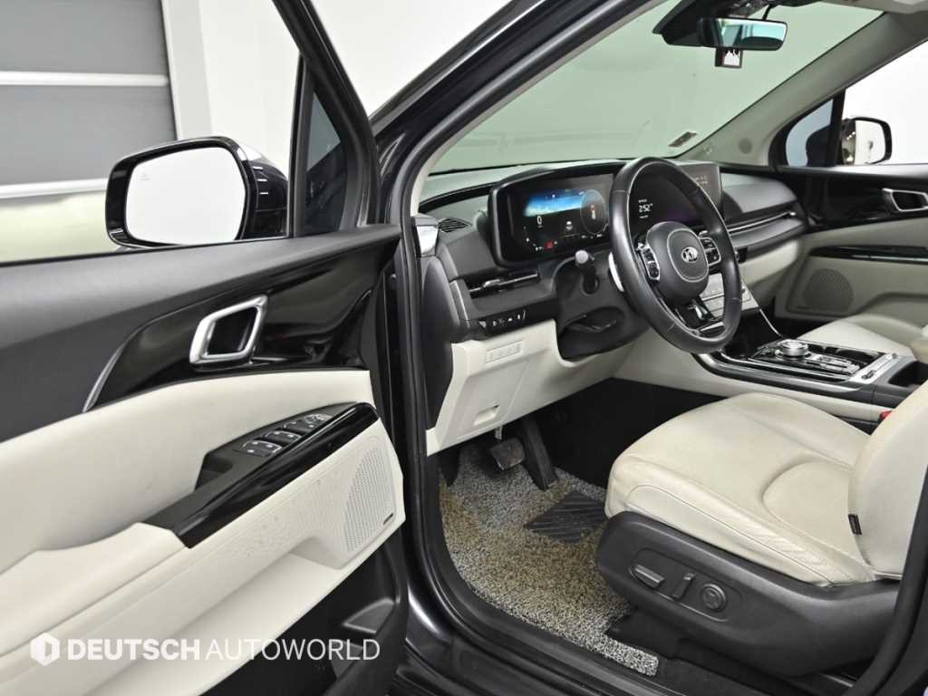 KIA Carnival - Vista 11