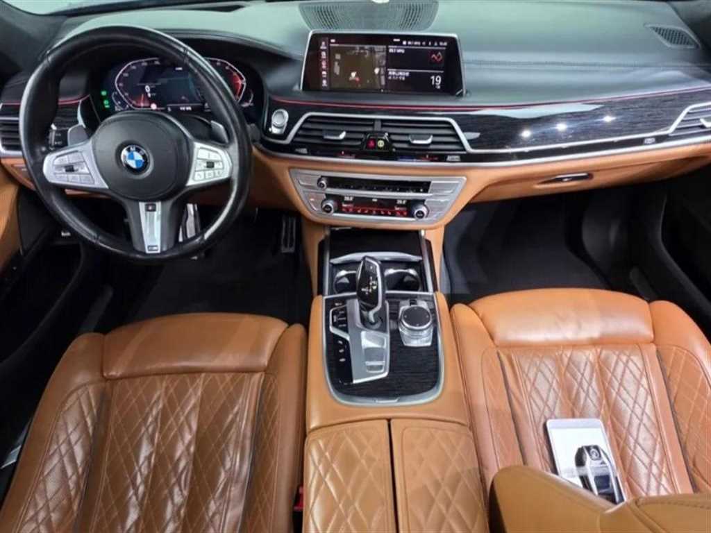 BMW 7 Series - Vista 8