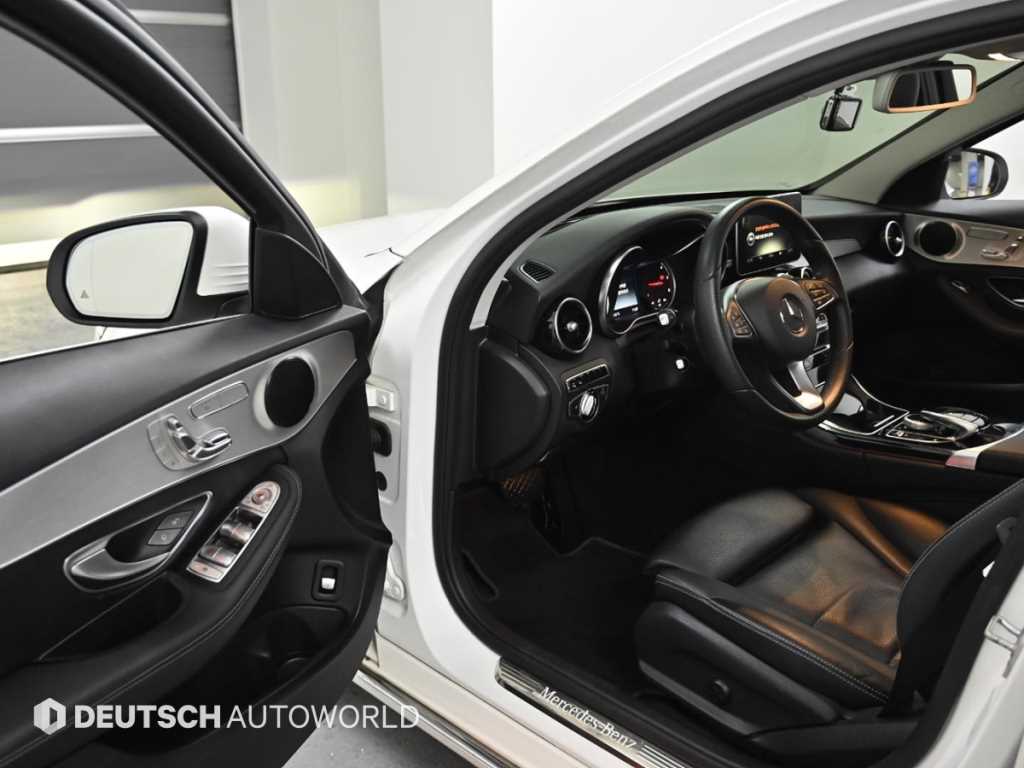 Mercedes Benz C Class - Vista 11