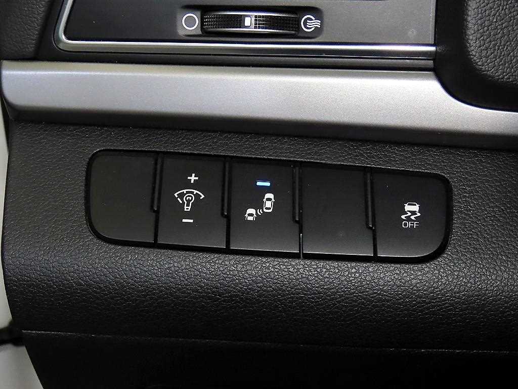 HYUNDAI Avante 2018 Blanco - Importación desde Corea - HF Imports Iquique - Foto 14