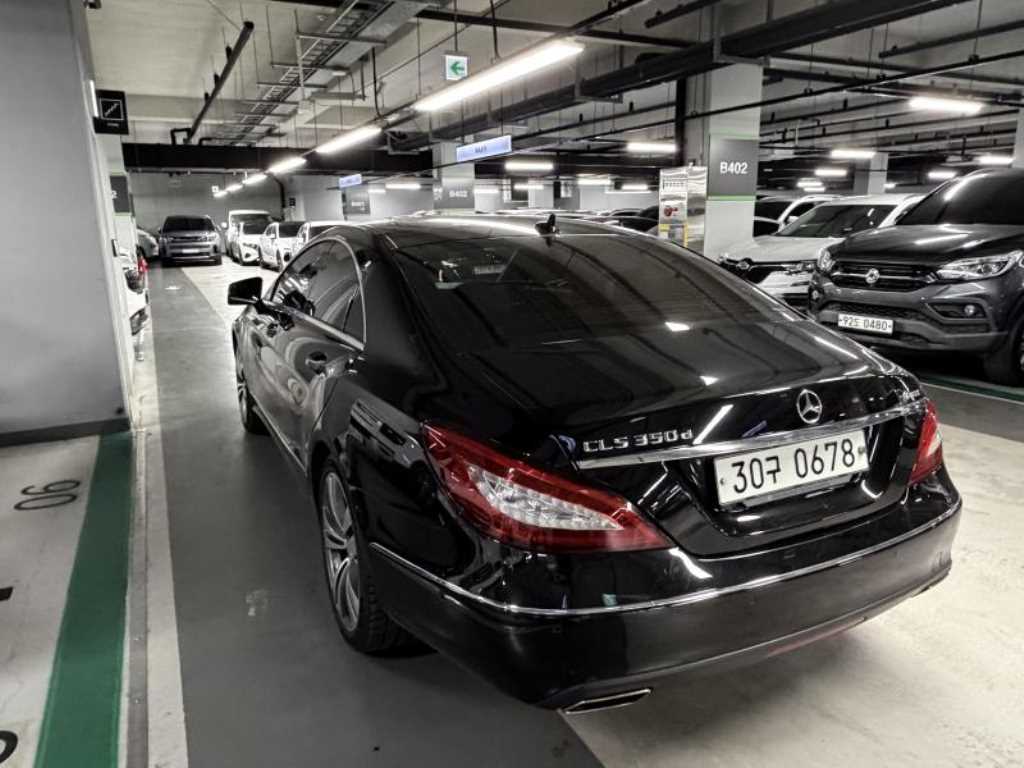Mercedes Benz CLS Class - Vista 6