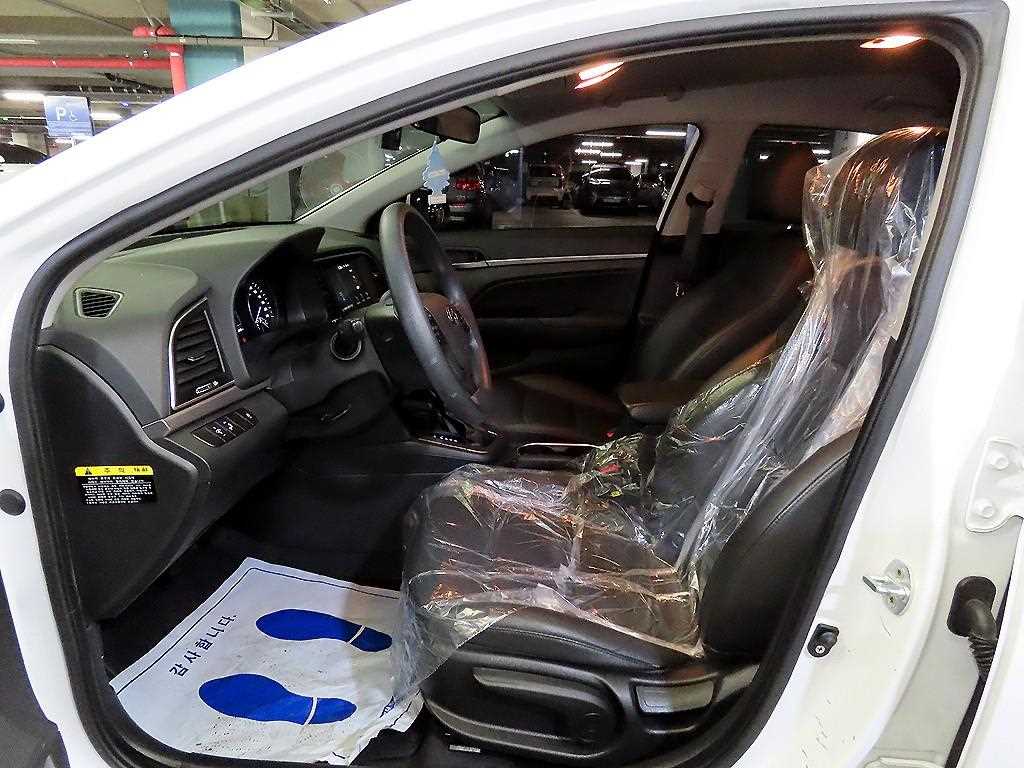 HYUNDAI Avante - Vista 6