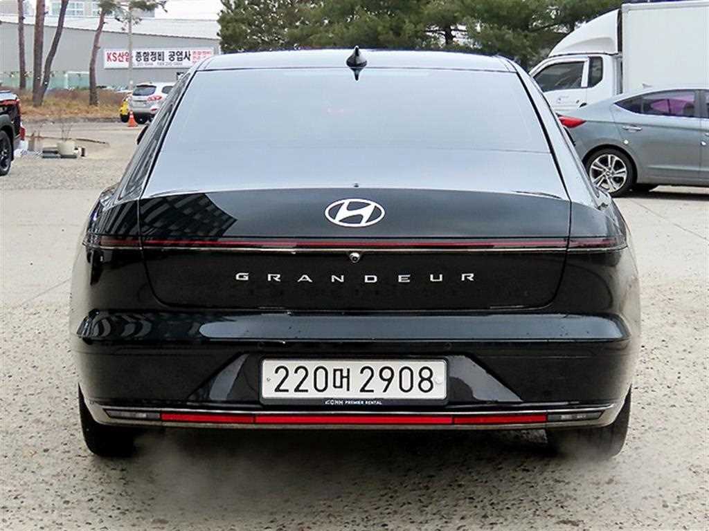 HYUNDAI Grandeur - Vista 5